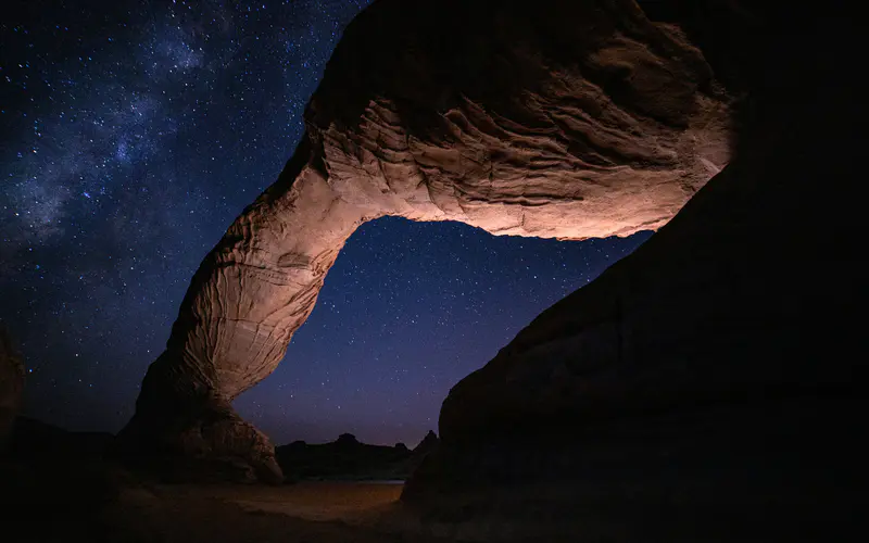 石拱门 星空 阿鲁拉 沙特阿拉伯 5K桌面壁纸5120×3200