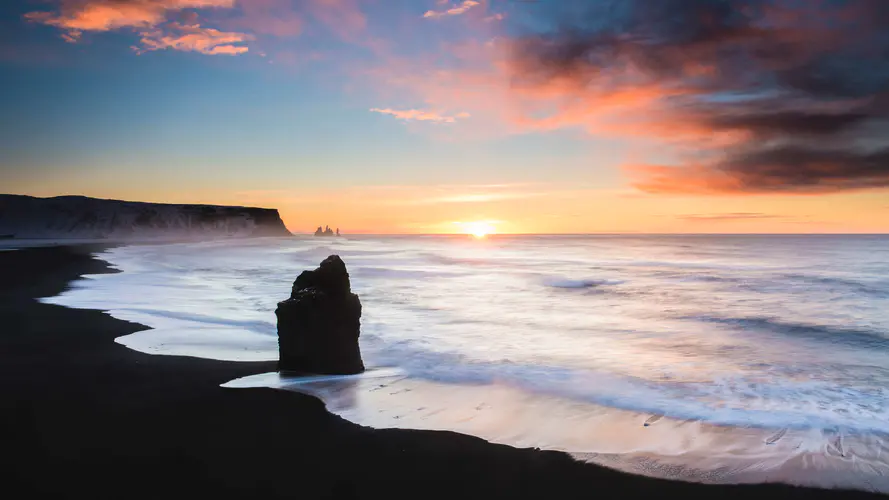 微软Windows10海边海岸日落唯美风景4k壁纸