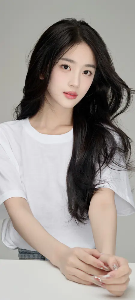 清纯少女白色T恤写真壁纸