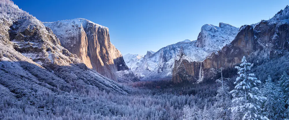 优胜美地的雪景全景_3840x1600带鱼屏_高清电脑桌面壁纸