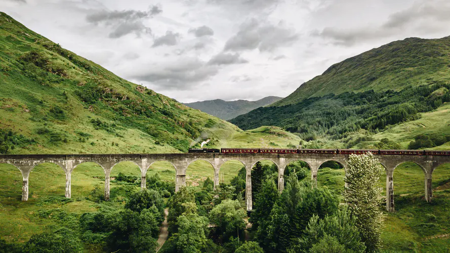 火车 旅行 高架桥 水资源 自然景观 4K桌面壁纸 3840×2160