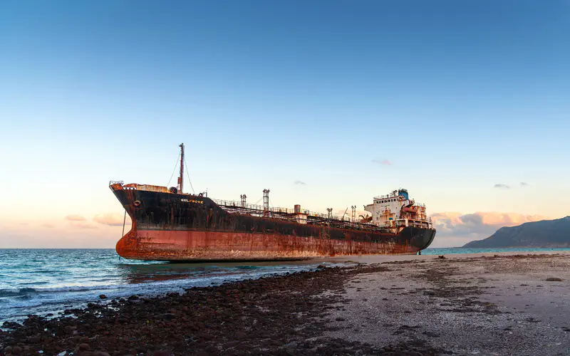 沉船 索科特拉岛海岸 也门 5K桌面壁纸5120×3200