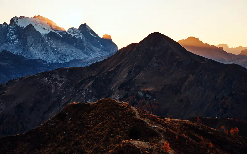 雪山 日出 阳光 Giau Pass 意大利 5K桌面壁纸5120×3200