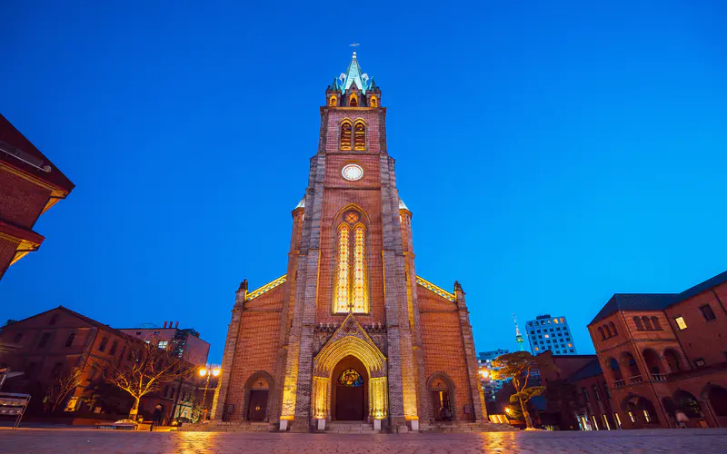 明洞大教堂 2021 韩国 夜晚 风景 5K桌面壁纸5120×3200 照片