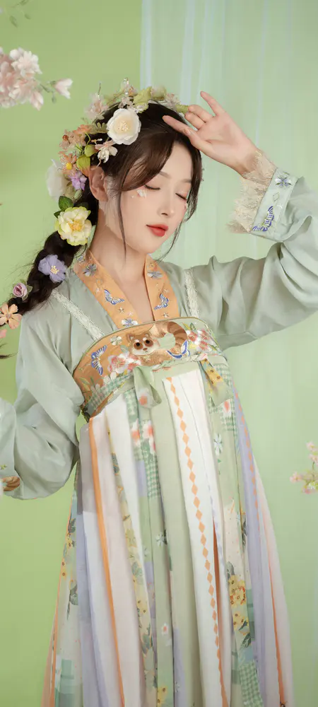 汉服少女与花
