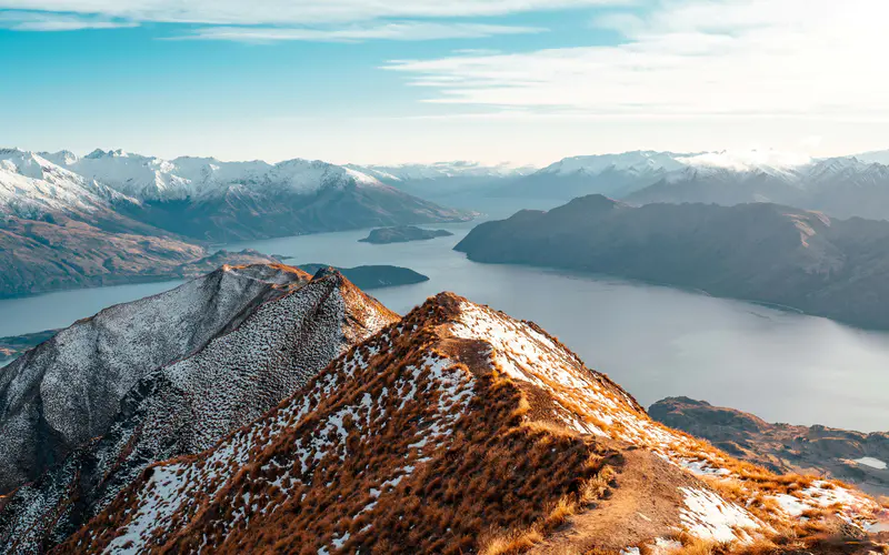 新西兰 徒步旅行者 瓦纳卡山峰 日出 5K桌面壁纸5120×3200