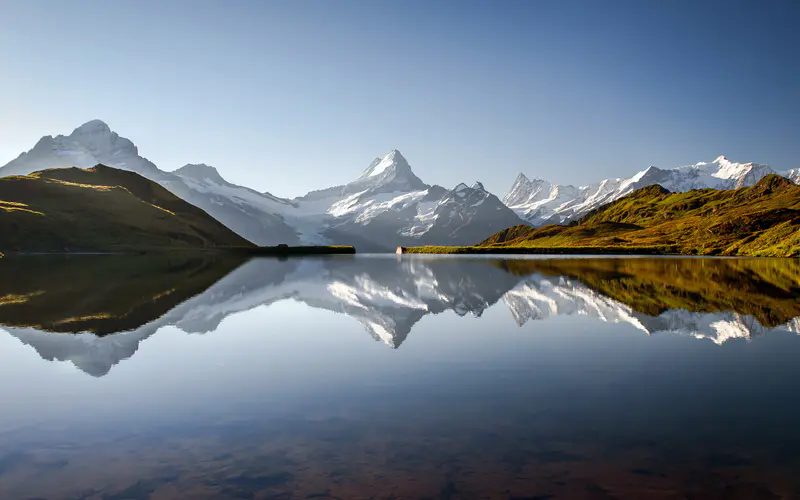 山 草地 湖泊 格林德瓦尔德 瑞士 5K桌面壁纸5120×3200