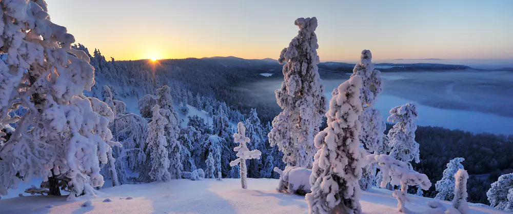 冬日雪景日出_3840x1600带鱼屏_高清电脑桌面壁纸