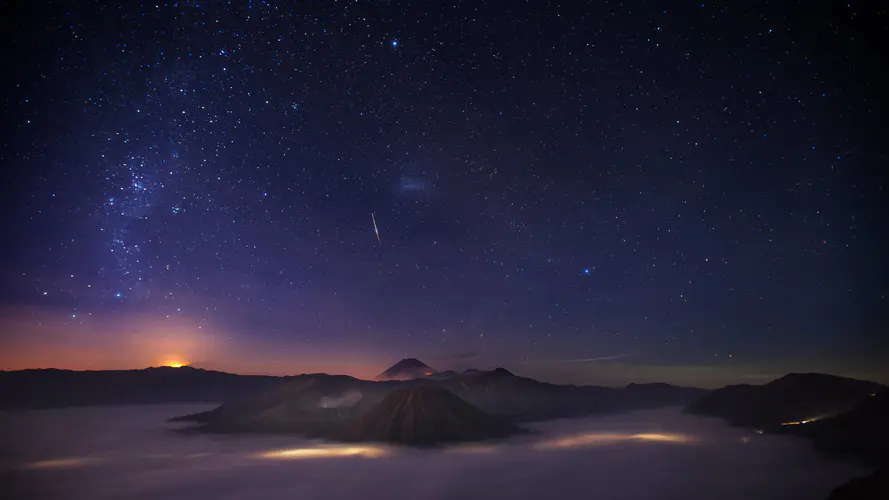 星空 流星 火山 晚上 4k风景壁纸3840×2160