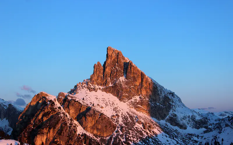 雪山 日落 贝卢诺省 意大利 5K桌面壁纸5120×3200