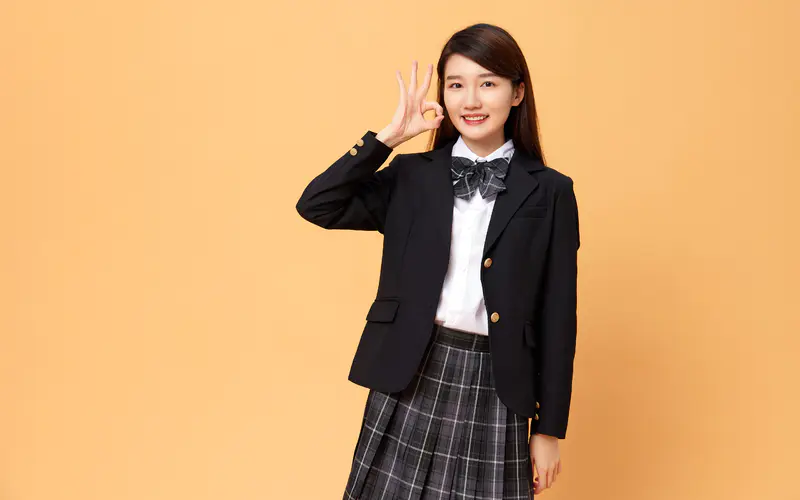 青年 校园 可爱 美丽 大学生 5K桌面壁纸5120×3200