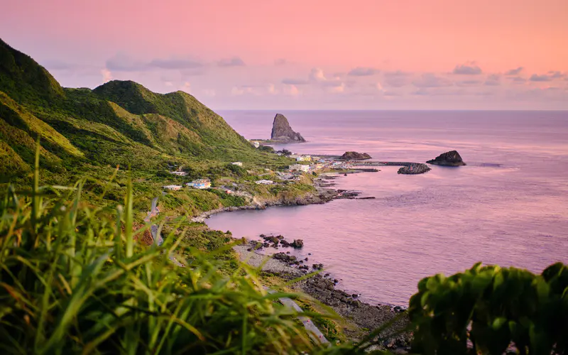 台湾 海岸 海湾 渔村 日落 礁石 5K桌面壁纸5120×3200