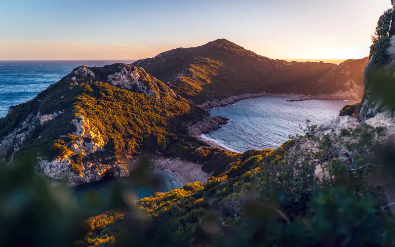 峡湾 日落 壮丽的风景 科孚岛 希腊 5K桌面壁纸5120×3200