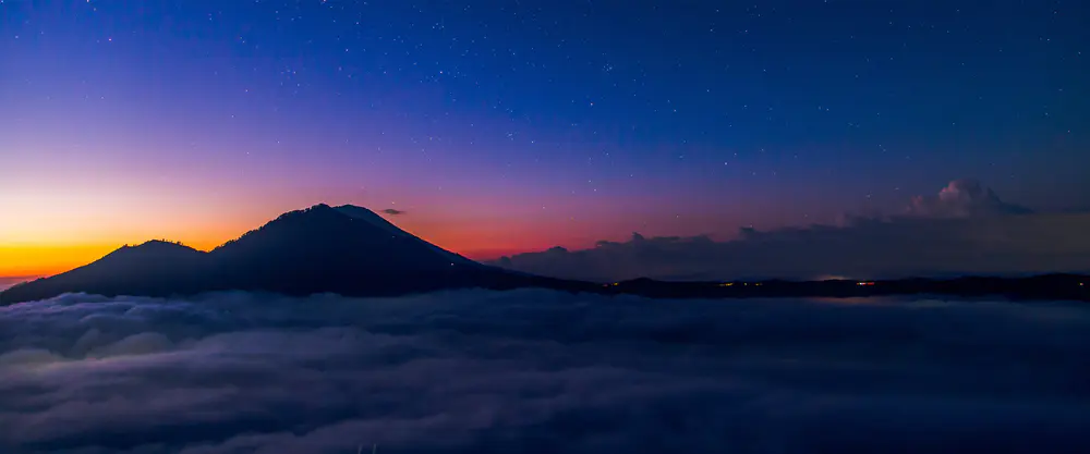 梦幻山峰日出_3840x1600带鱼屏_高清电脑桌面壁纸