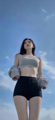 高清夏日蓝天美女手机壁纸