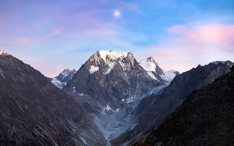 雪山,山峰,日出,阿尔卑斯山,瑞士,5K桌面壁纸5120×3200