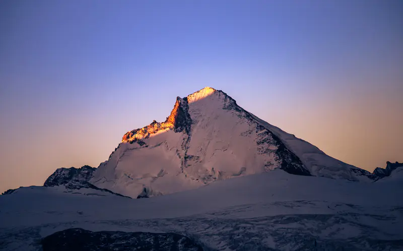 瑞士 冬季 雪山 山峰 日落 5K桌面壁纸5120×3200