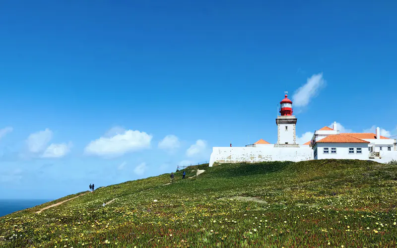 海岸 草地 灯塔 科拉莱斯 葡萄牙 5K桌面壁纸5120×3200