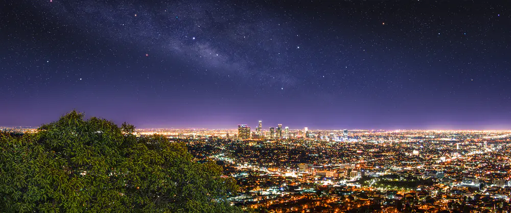 夜幕中的城市全景_3840x1600带鱼屏_高清电脑桌面壁纸