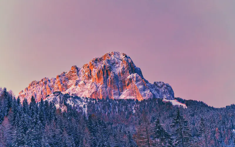 森林公园 雪山 山峰 日落 风景 5K桌面壁纸5120×3200