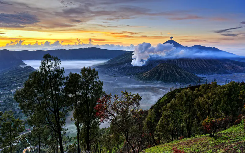 黎明 薄雾 布罗莫火山 东爪哇 印度尼西亚 5K