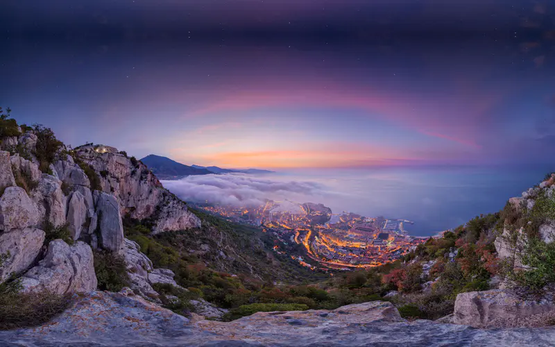 摩纳哥 海岸 雾 夏季 日出 全景 5K桌面壁纸5120×3200