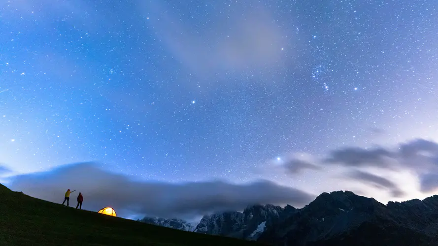 星空 旅行 宿营 高山 4k风景壁纸3840×2160