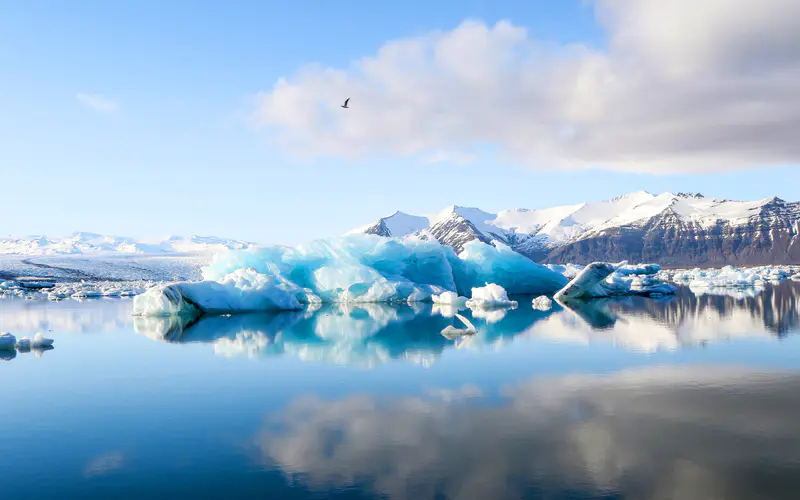 Jokulsarlon冰川 海 2021 Bing 5K桌面壁纸5120×3200 照片