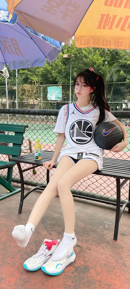 篮球少女的夏日阳光