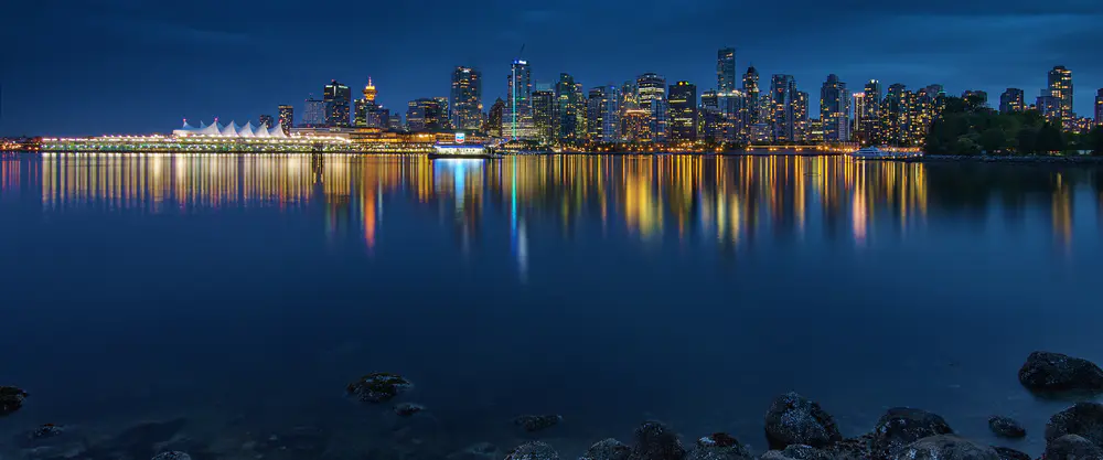 夜幕下的城市全景_3840x1600带鱼屏_高清电脑桌面壁纸