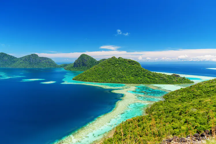 蓝天海岛风景4k壁纸