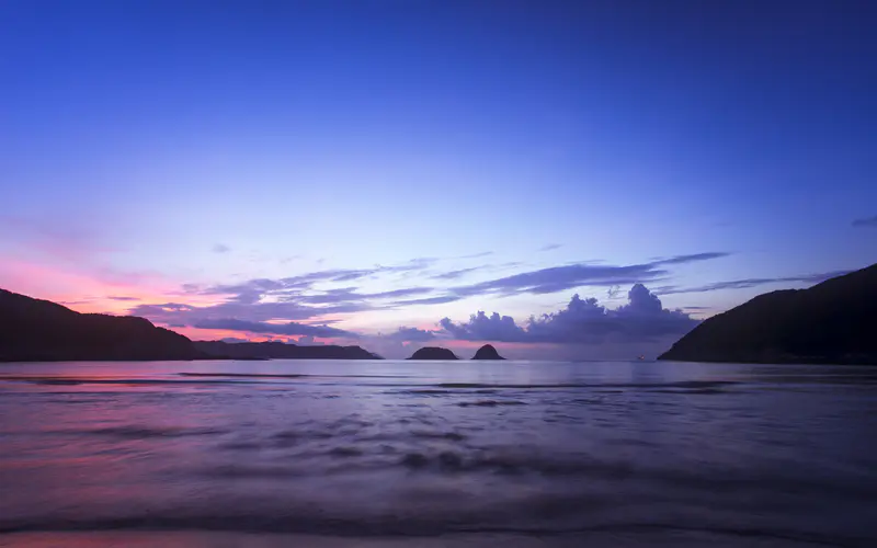 夏季 海滩 日落 山丘 紫色 地平线 5K桌面壁纸5120×3200