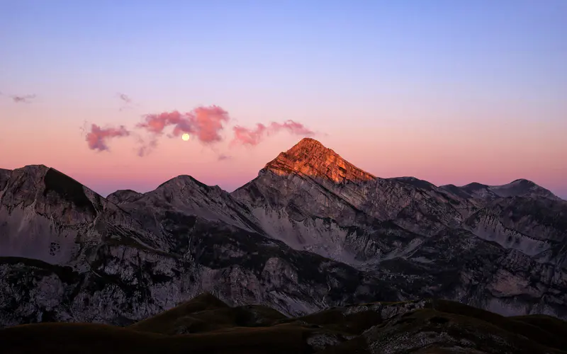 山峰 满月 早晨 日出 意大利 5K桌面壁纸5120×3200