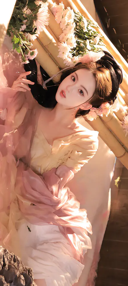 国风美人花丛小憩壁纸