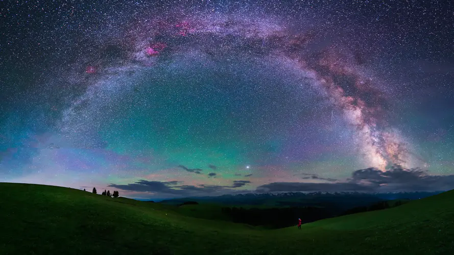 星空 夜晚 草地 风景4k壁纸