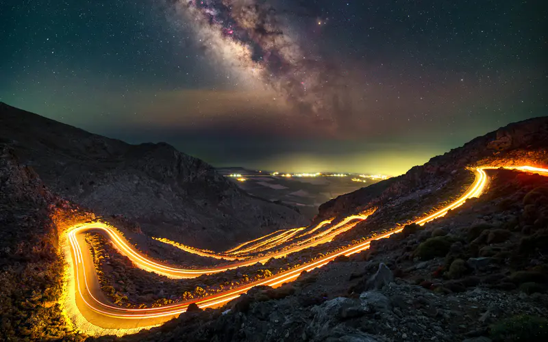 银河 蜿蜒的山路 克里特岛 希腊 5K桌面壁纸5120×3200