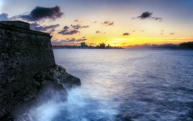 古巴 哈瓦那 海岸 悬崖 日出 风景 5K桌面壁纸5120×3200